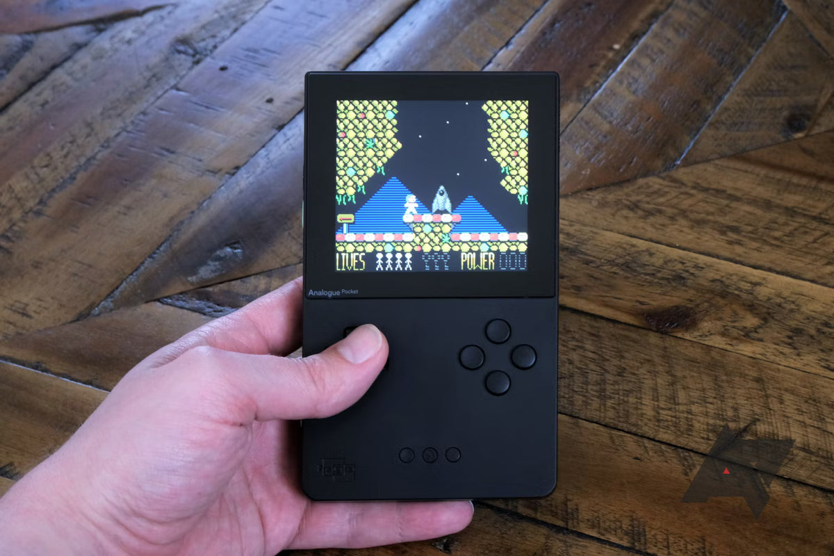 Analogue Pocket Limited Edition Hüllt FPGA-Gaming-Handheld In Game Boy Retro Farben.768541.0 Analogue Pocket Limited Edition Hüllt FPGA-Gaming-Handheld In Game Boy Retro Farben.768541.0
