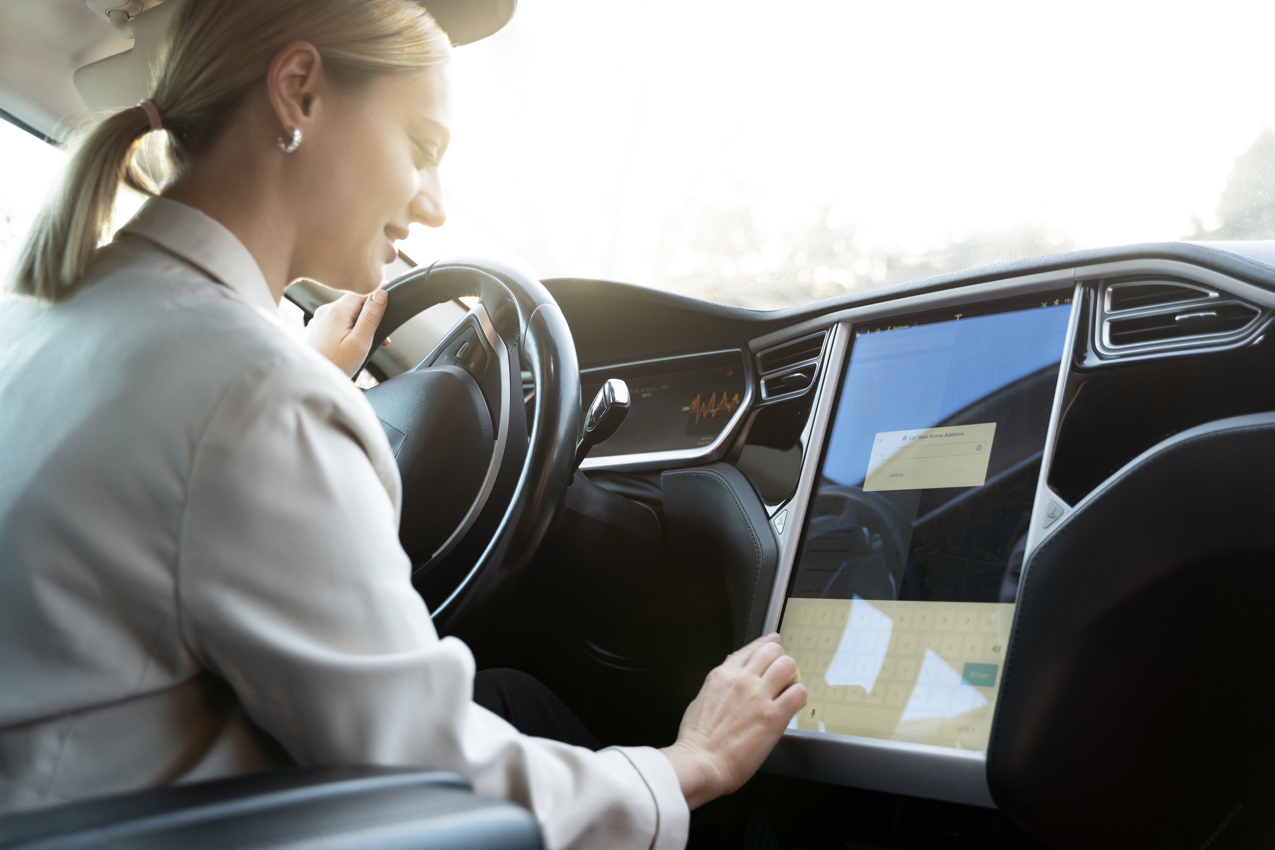 Car Navigation Devices with Voice Assistants: A Hands-Free Driving Exp ...