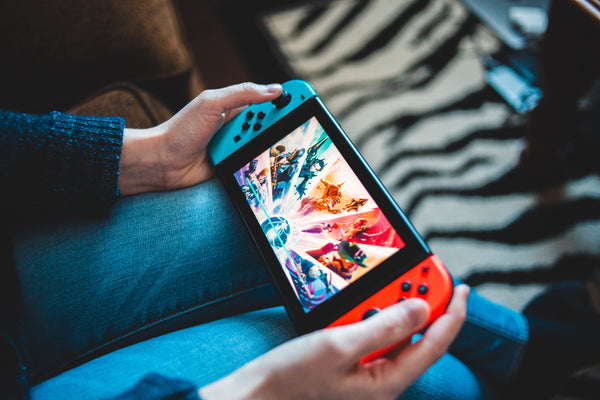 Beyond the Console: How Tiny Screens Became Our Big Adventures – A Gen Z's Guide to Handheld Gaming's Rise